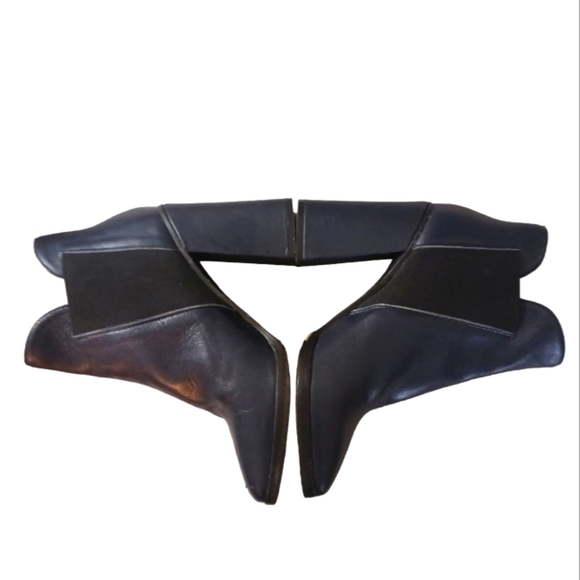 Cole Haan Blue Leather Meryl Ankle Boots Booties Flared Block Heels size 6.5 - Picture 5 of 10